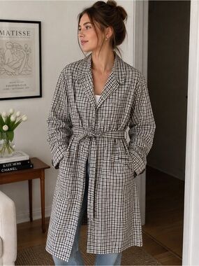 Burberry Checked Belted Long Jacket - White & Black